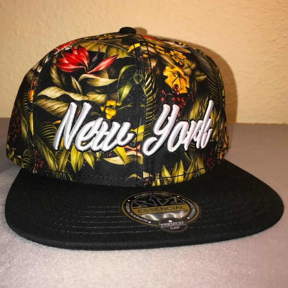 Essencial Other - Essencial Snapback, New York, Floral, NWT!